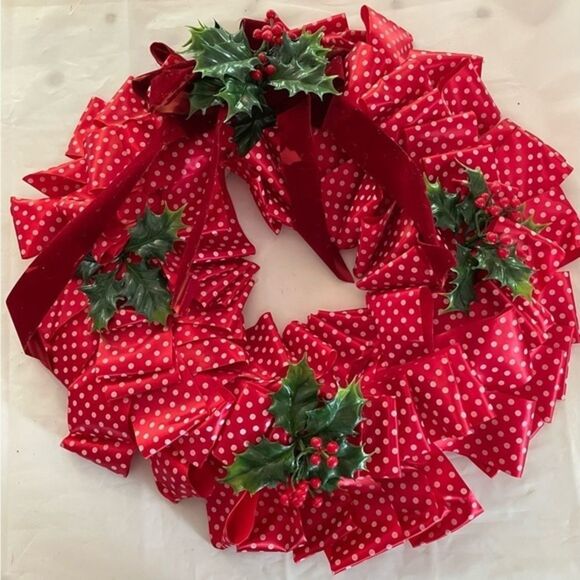 HANDMADE 22” red w/white polka dot Christmas‎ wreath - Picture 1 of 7